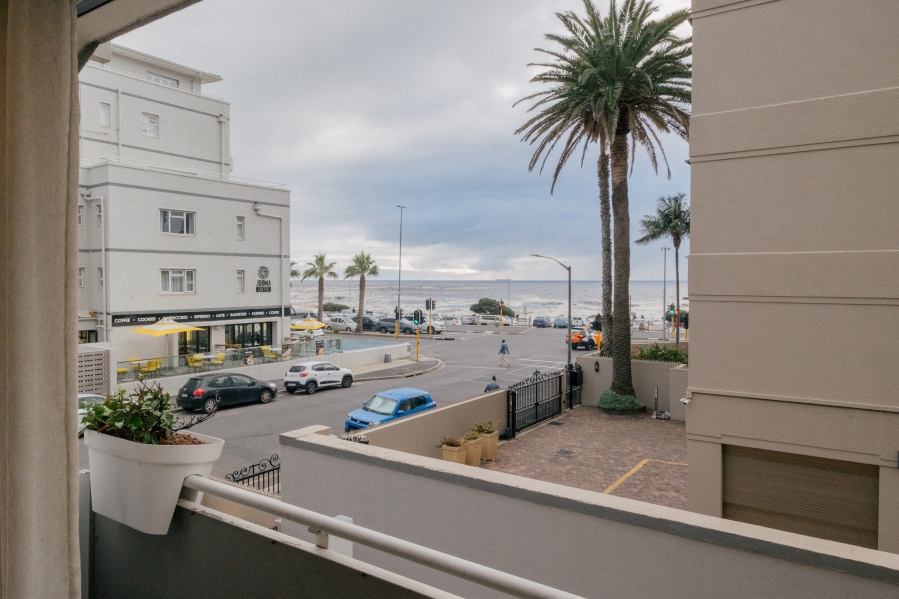 To Let 2 Bedroom Property for Rent in Sea Point Western Cape